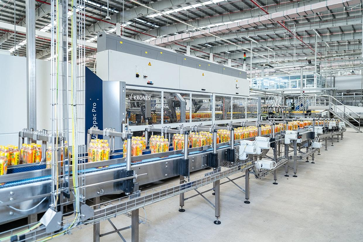 Modern automated bottling line for private label beverage production